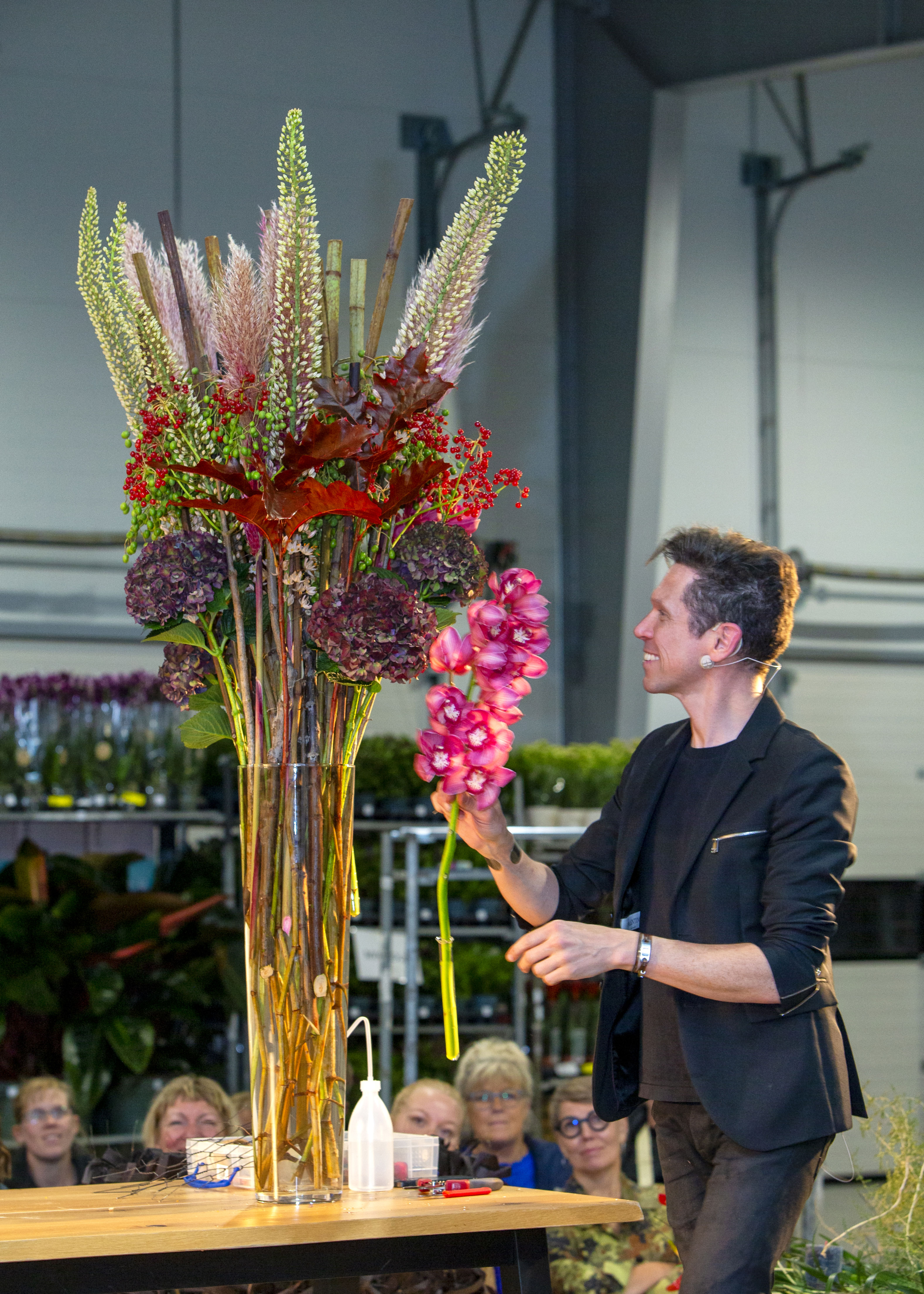 Bart Hassam kommer til Danmark